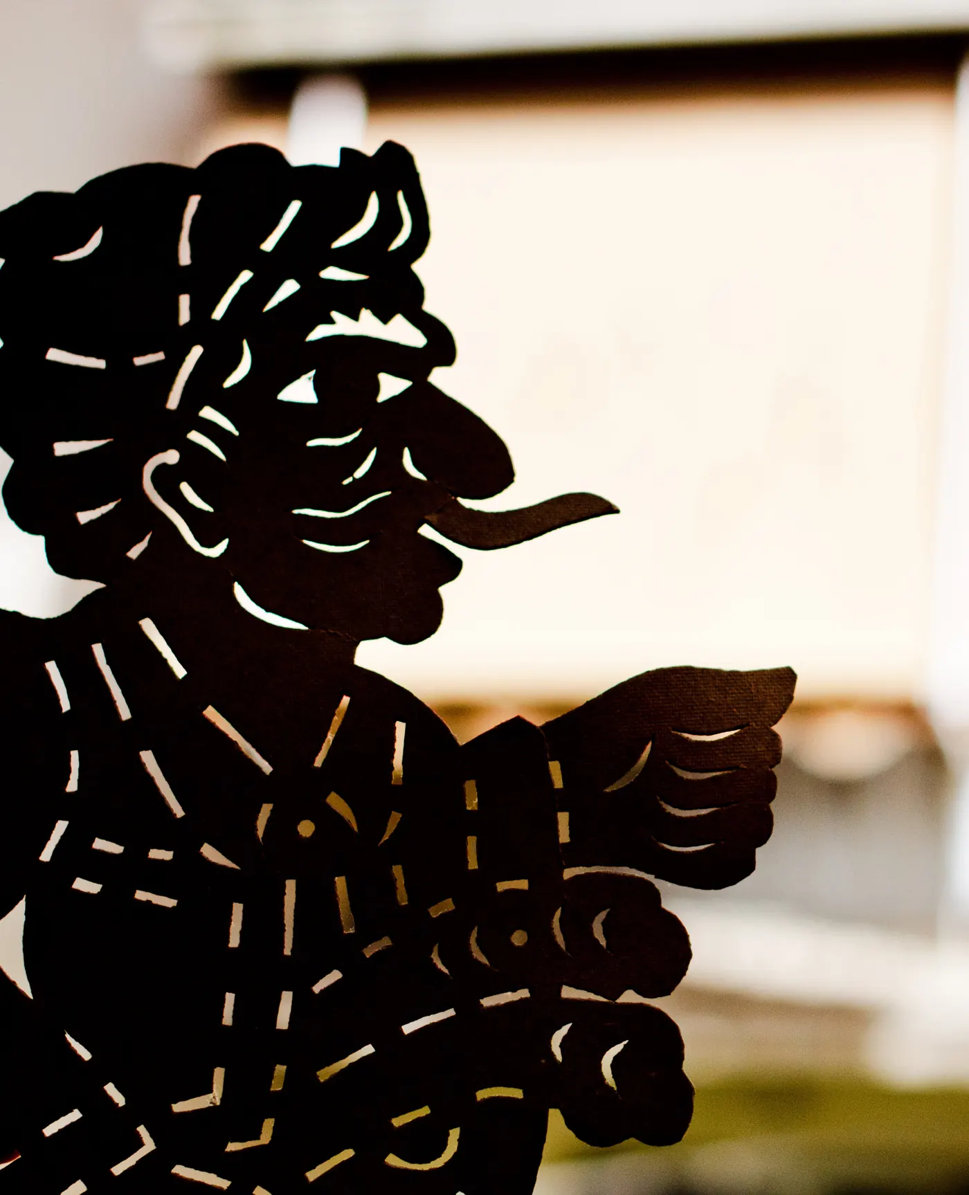 Figura del teatro d’ombre dall’archivio visivo Plus 30